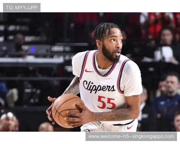 小琼斯27分钟12分3板1断1帽，关键三分成转折点，小琼斯是谁