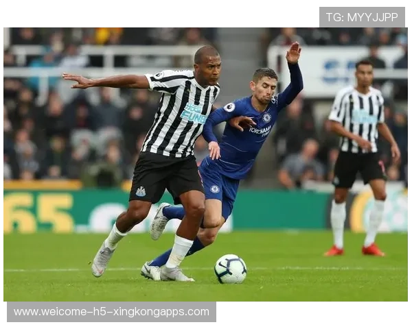 本菲卡中场指挥若定，带动整场节奏，本菲卡著名球员